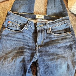 Hudson Jeans dark wash raw hem skinny jeans sz 26